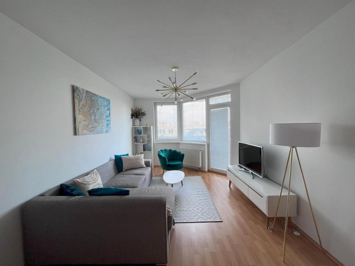 2 Room Apartment With Terrace, New Building, Jegeho Bratislava Extérieur photo