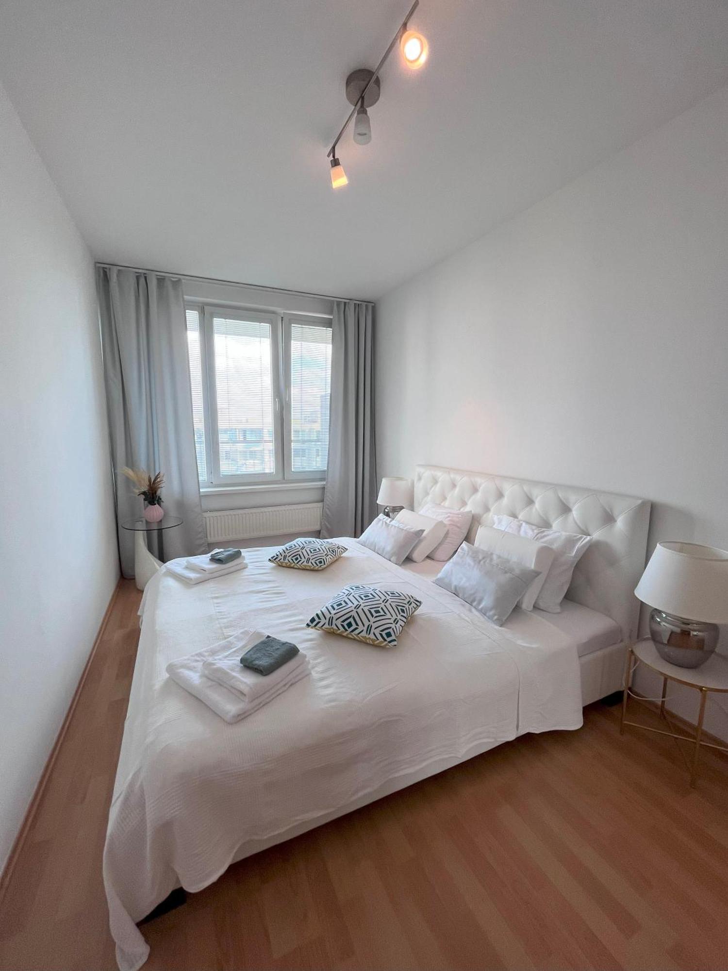 2 Room Apartment With Terrace, New Building, Jegeho Bratislava Extérieur photo